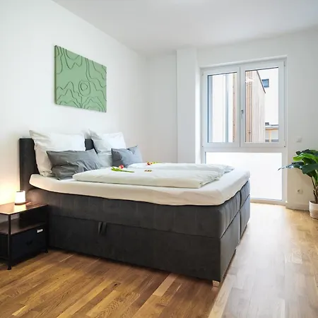 Keyhosting Zentral Parkplatz * Aschaffenburg