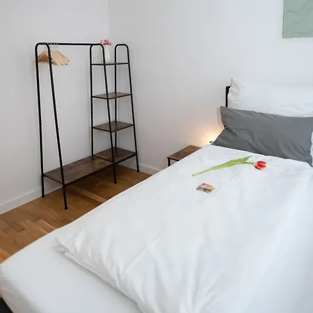 Keyhosting Zentral Parkplatz * Aschaffenburg