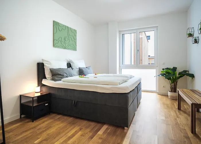 Keyhosting Zentral Parkplatz * Aschaffenburg